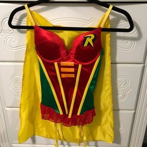 HALLOWEEN COSTUME: Robin Girl